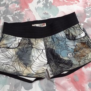 💰bogo! womens Lost board shorts